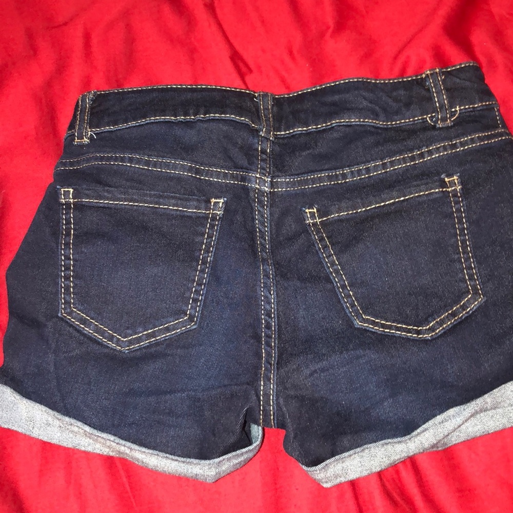 Shorts - Picture 2 of 3